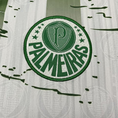 camisa palmeiras retrô modelo 2 branca detalhe do escudo palmeiras bordado