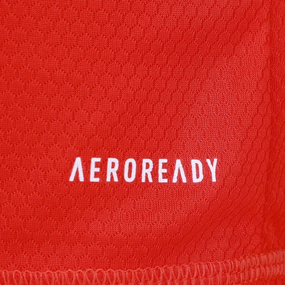 etalhe do logo da fornecedora esportiva aplicado na Camisa Flamengo Goleiro III 2025