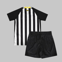 Camisa Santos II 25/26 Infantil vista traseira com listras verticais pretas e brancas