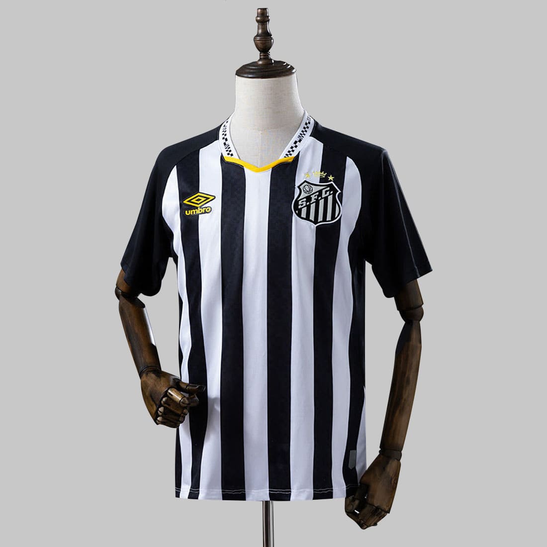 Camisa Santos II 25/26 Masculina vista no manequin