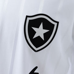 Detalhe do escudo do Botafogo na Camisa III 25/26 torcedor masculina